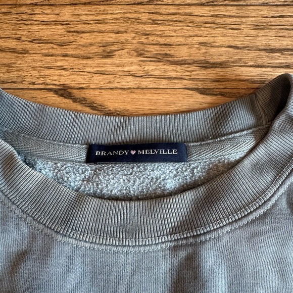 Brandy Melville Green Crewneck Sweatshirt - Picture 3 of 6
